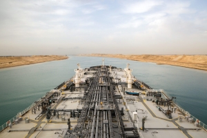 Saudi Keeps Sending Oil Through Houthi-Menaced Red Sea